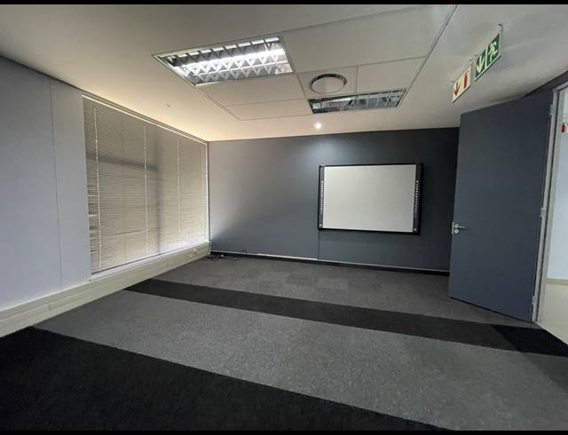 3,440M² OFFICE FOR SALE IN PARKTOWN